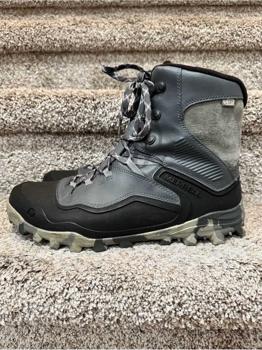 Men’s Merrell Fraxion 8 Hiking Boots Monument Gray Waterproof Insulate Dry 10.5M